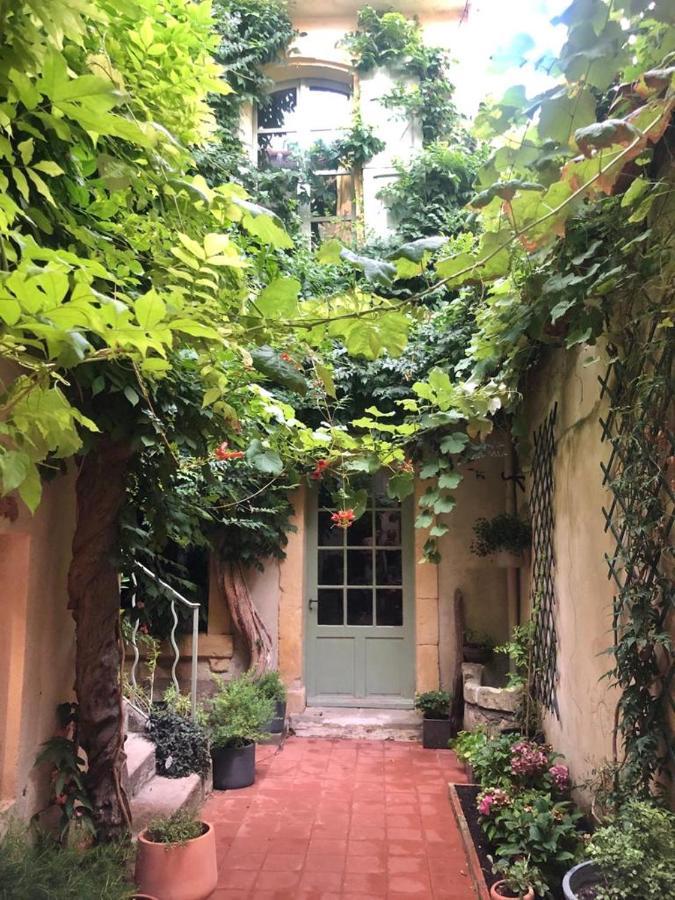 Bed and Breakfast Le Patio D'Arlés Exterior foto