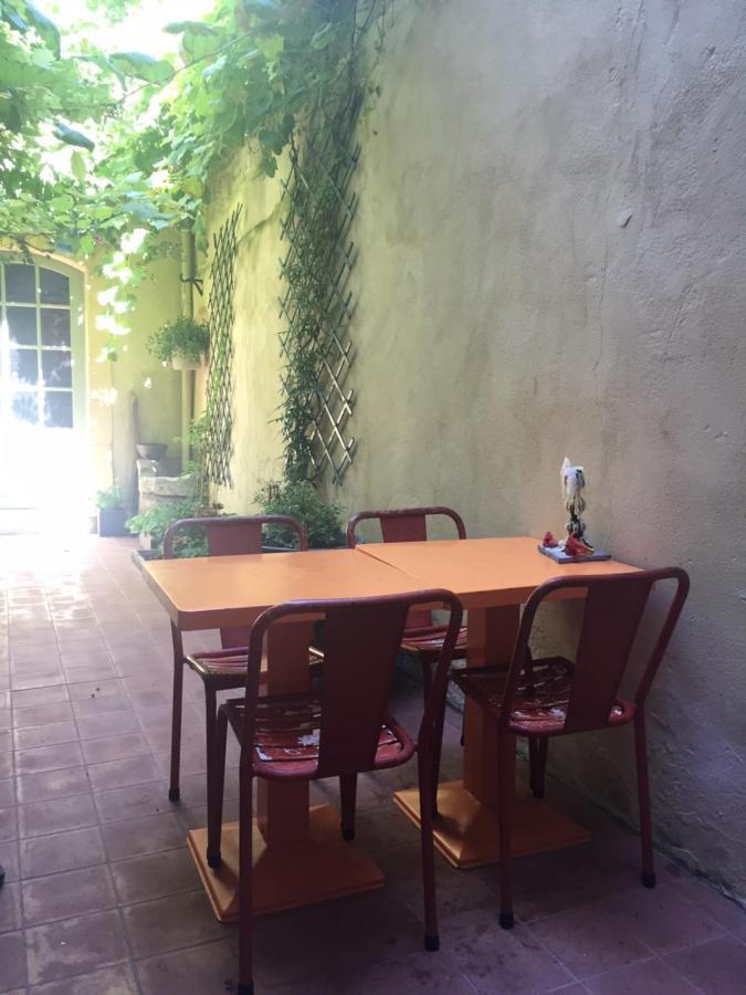 Bed and Breakfast Le Patio D'Arlés Exterior foto